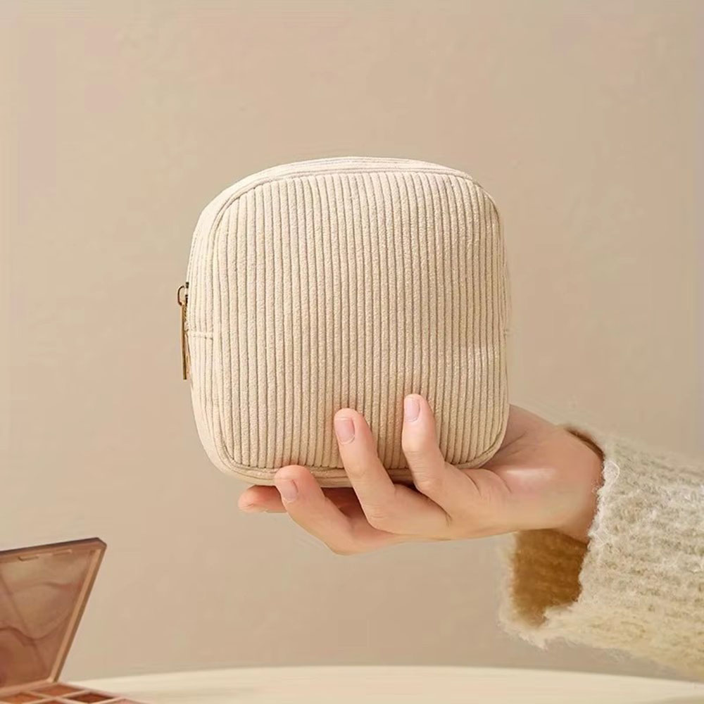 حقيبة كبيرة السعة لحفظ الفوط ا - مراجعة Tech Accessories Travel Bag وسعره