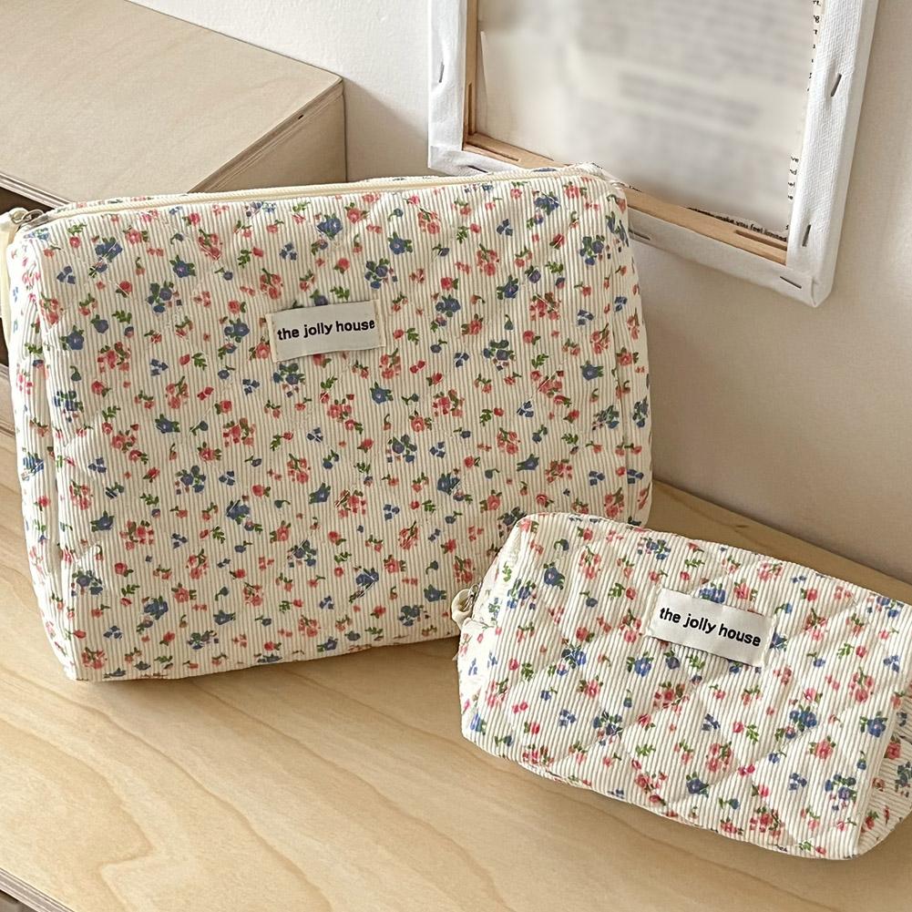 حقيبة مكياج مبطنة بنقوش زهرية  - مراجعة Tech Accessories Travel Bag وسعره