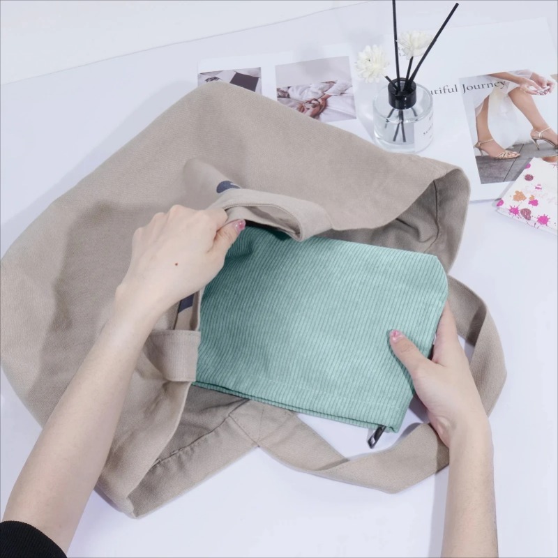 سروال قصير للسفر حقيبة مستحضرا - مراجعة Tech Accessories Travel Bag وسعره