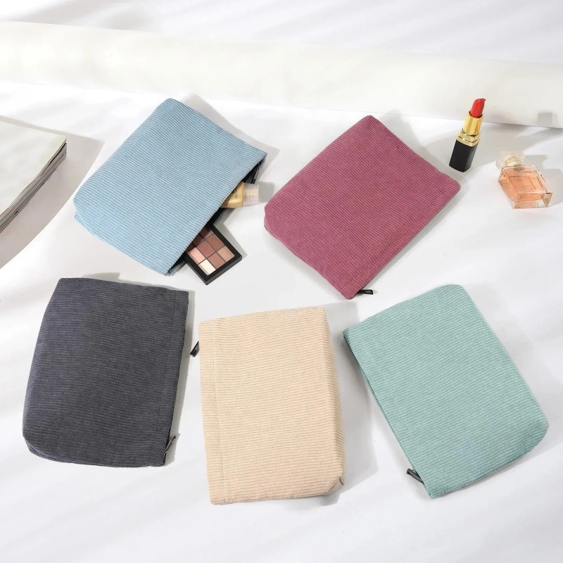 سروال قصير للسفر حقيبة مستحضرا - مراجعة Tech Accessories Travel Bag وسعره